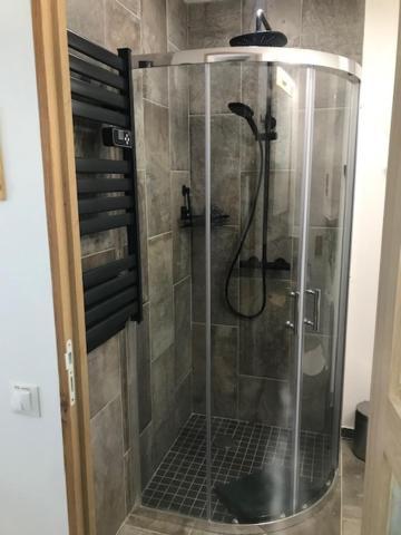 La Brindille Petit Mas Provencal Meuble De Tourisme 3 Etoiles 2-3 Personnes 1 Piece 30 M2 Confort Lisiere Foret Jardin Jacuzzi Piscine Villa