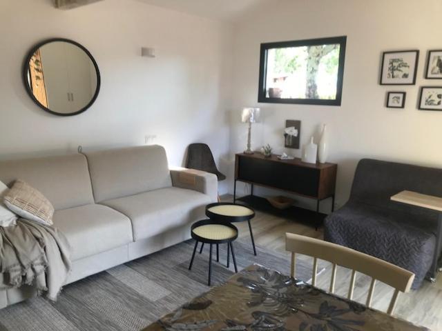 Petit Mas Provençal: Cozy Forest Retreat With Jacuzzi And Pool * Saint-Paul-en-Foret