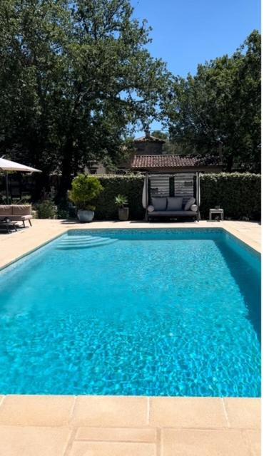 Petit Mas Provençal: Cozy Forest Retreat With Jacuzzi And Pool